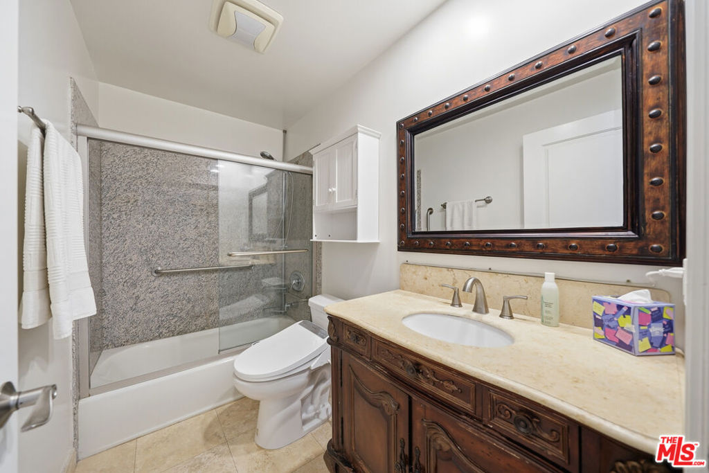 722 S Oxford Avenue 305 Property Photo 19