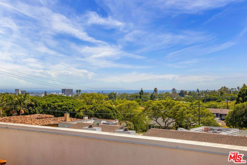2922 Montana Avenue B Property Photo 15