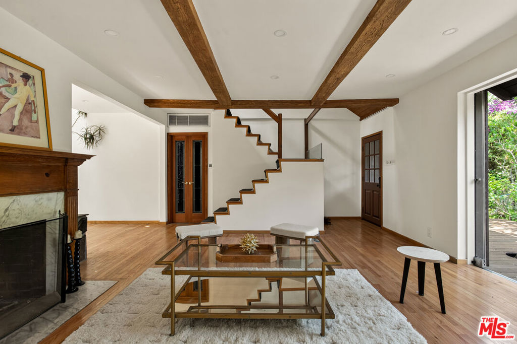 2030 Benedict Canyon Drive Property Photo 12