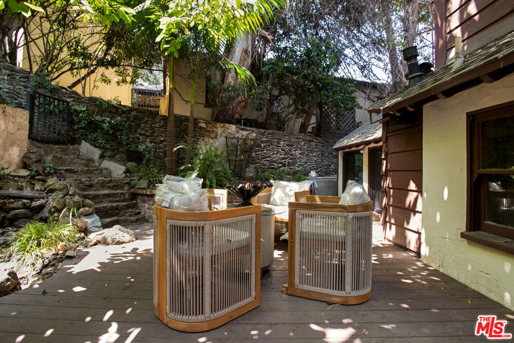 2030 Benedict Canyon Drive Property Photo 35