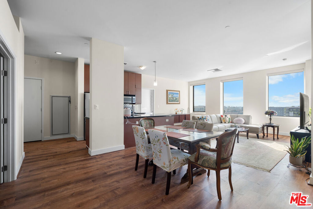 3810 Wilshire Boulevard 712 Property Photo 11