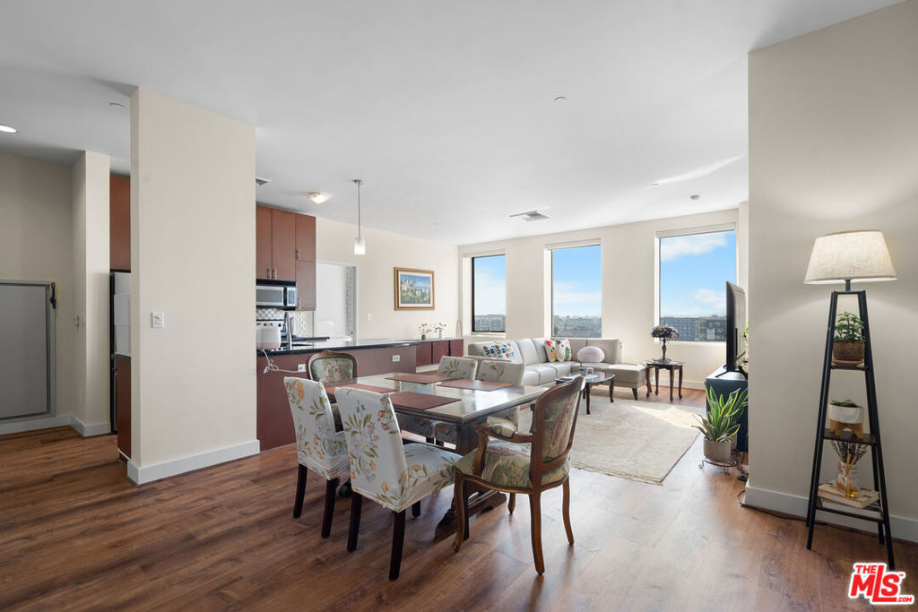 3810 Wilshire Boulevard 712 Property Photo 12