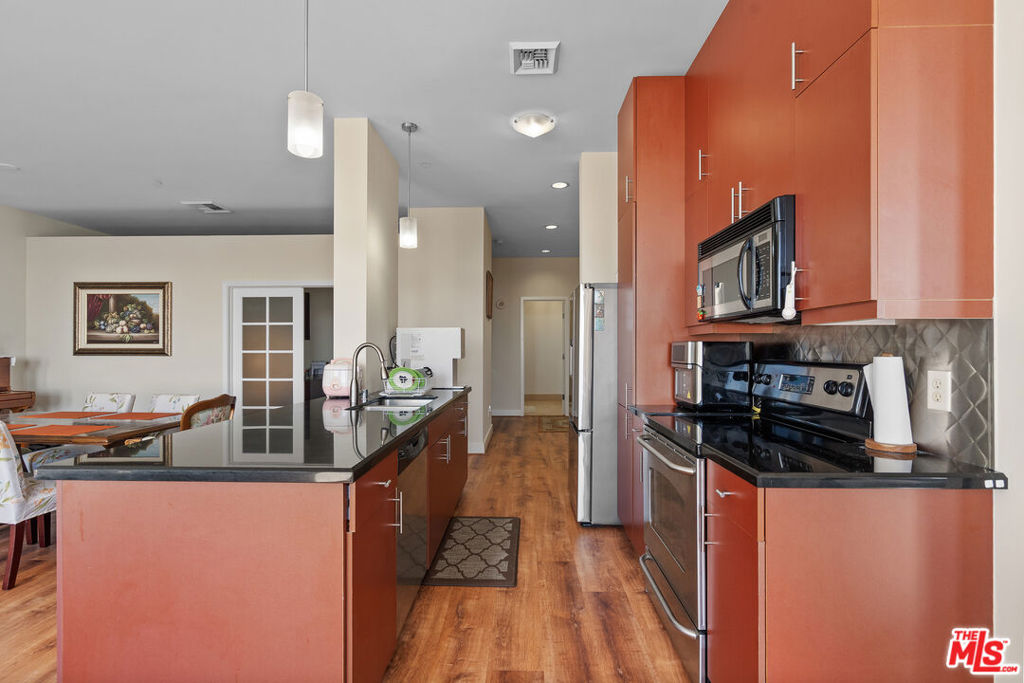 3810 Wilshire Boulevard 712 Property Photo 15