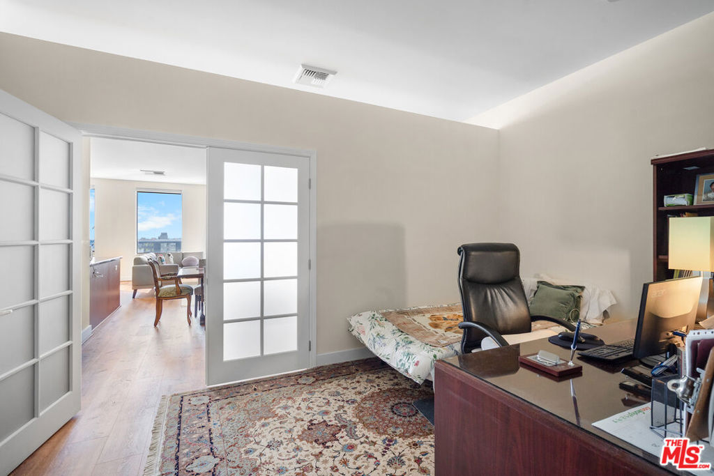 3810 Wilshire Boulevard 712 Property Photo 25
