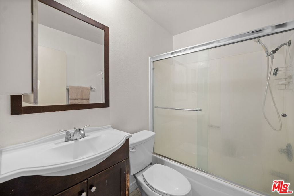 525 La Fayette Park Place 115 Property Photo 9
