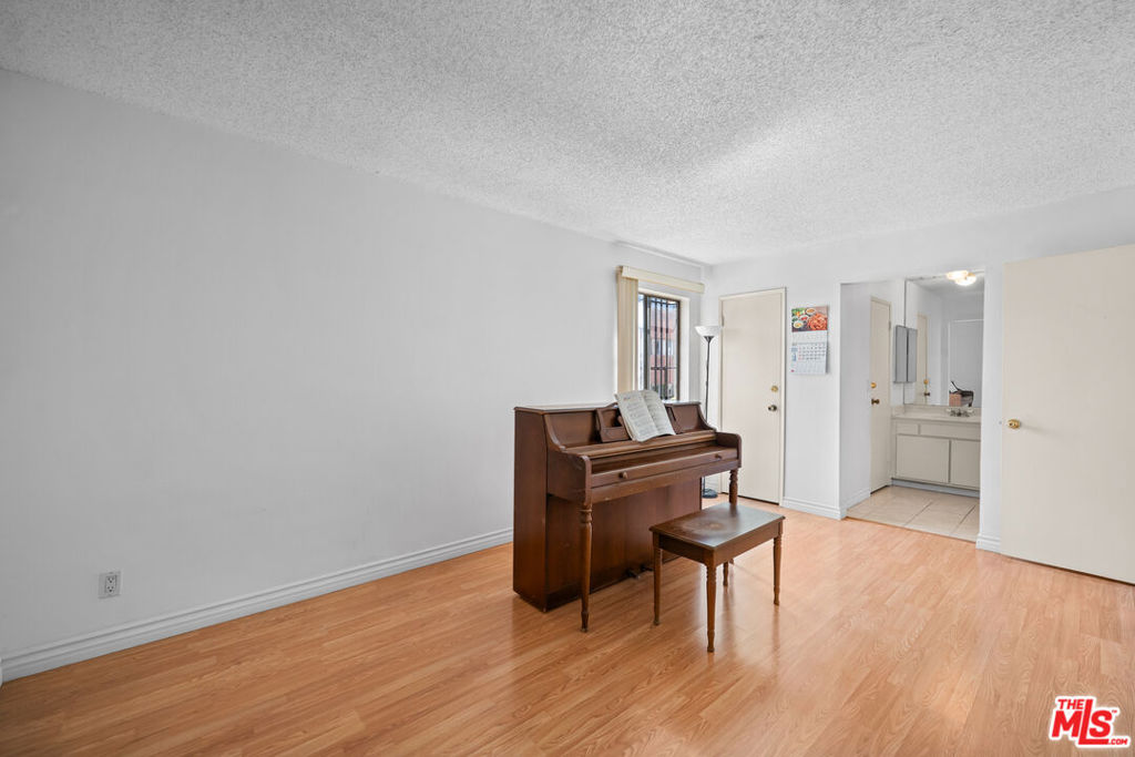 525 La Fayette Park Place 115 Property Photo 11