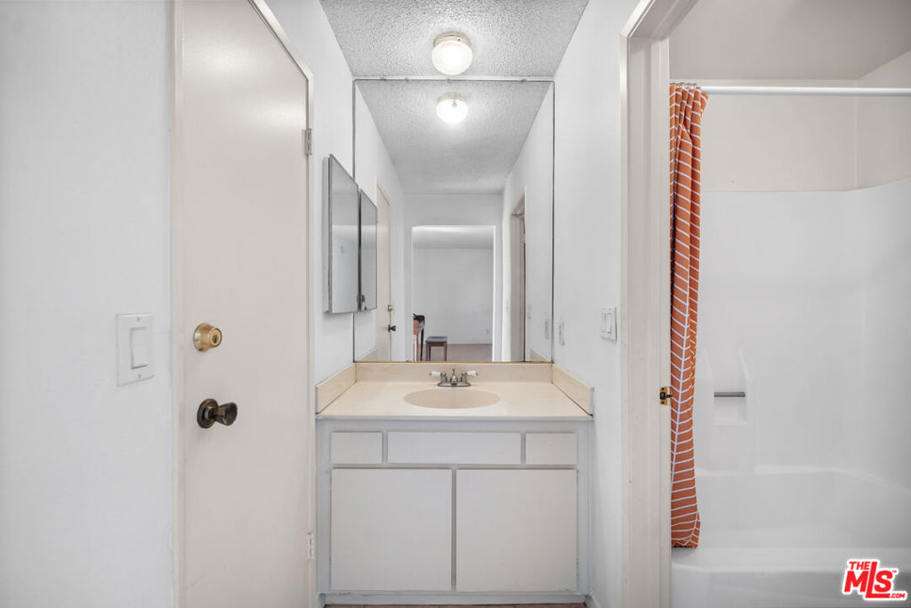 525 La Fayette Park Place 115 Property Photo 12
