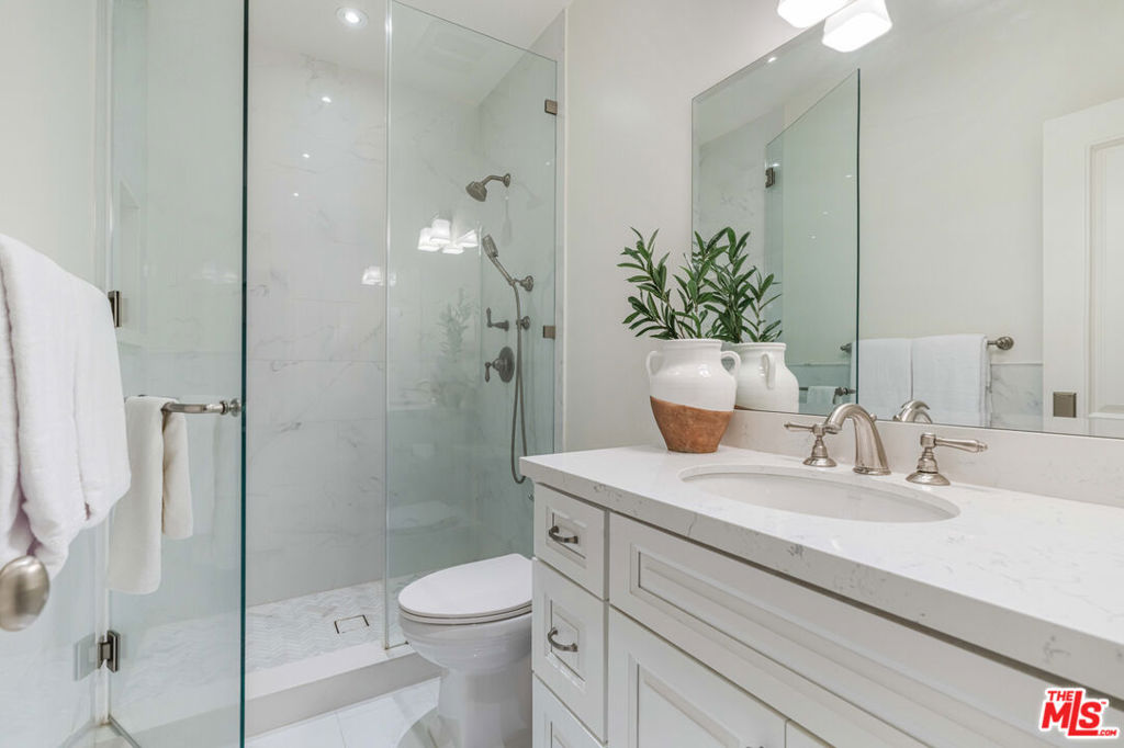 10120 Empyrean Way 102 Property Photo 15
