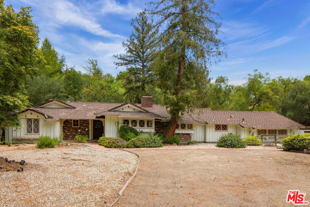 5854 Round Meadow Road Property Photo 1