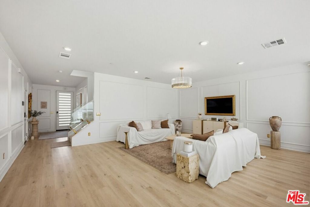 16763 Mistletoe Lane Property Photo 11