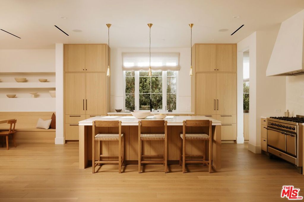 12128 Hesby Street Property Photo 5