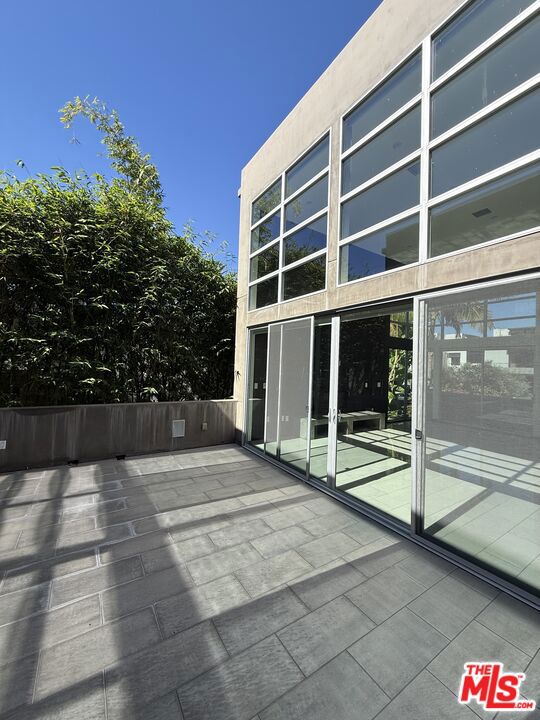 807 Huntley Property Photo 3