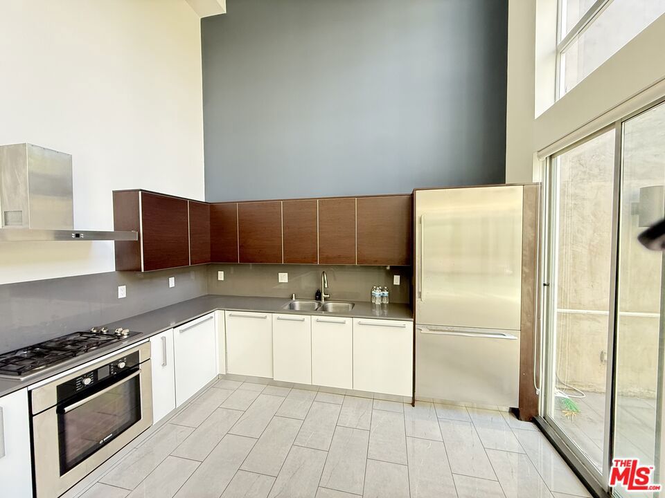 807 Huntley Property Photo 4
