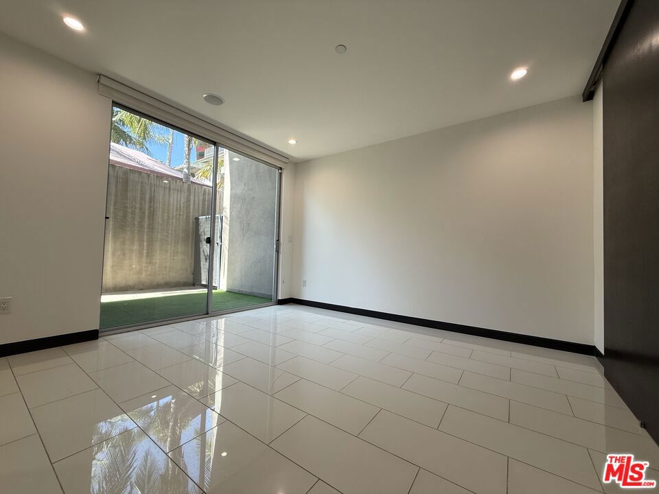 807 Huntley Property Photo 20
