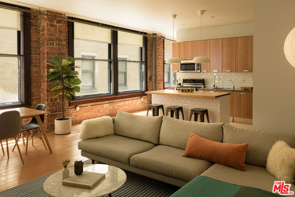 460 S Spring Street 810 Property Photo 7