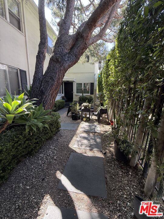 4084 Creed Avenue 4084 1/2 Property Photo 2