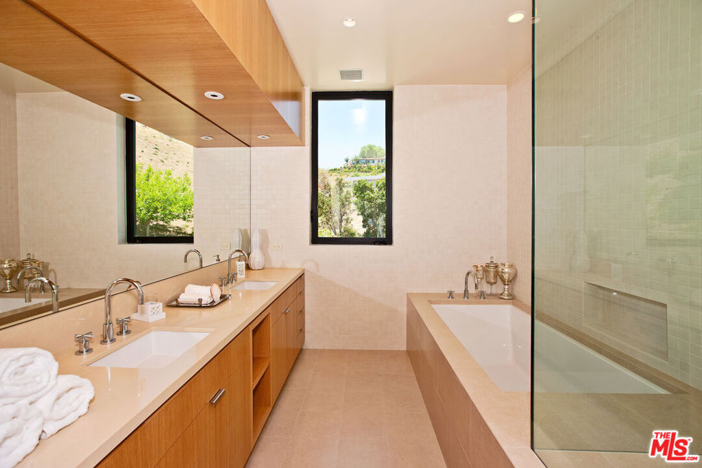 6228 Sycamore Meadows Drive Property Photo 23