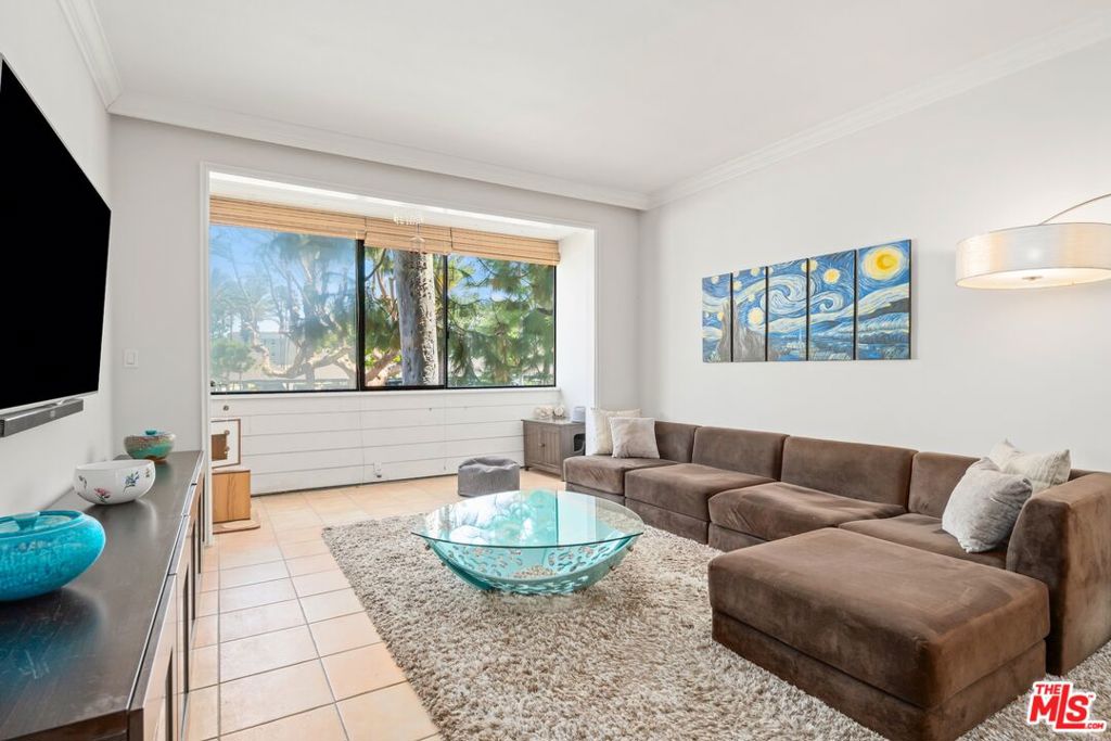 310 Tahiti Way 103 Property Photo 3