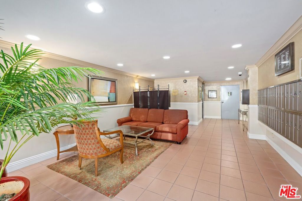 310 Tahiti Way 103 Property Photo 25