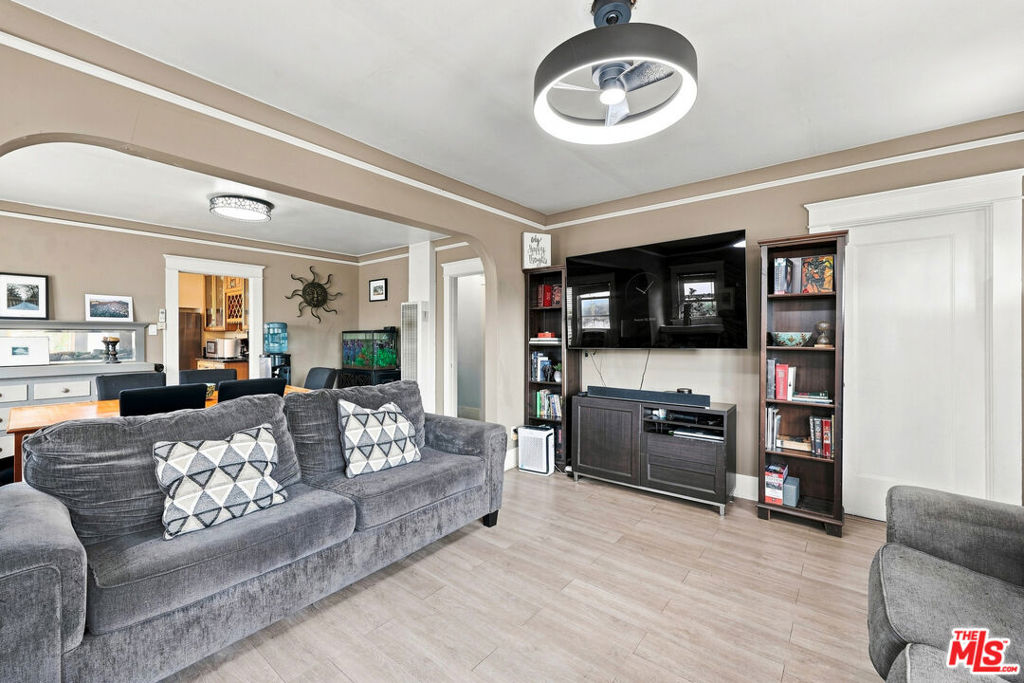 3927 Arlington Avenue Property Photo 4