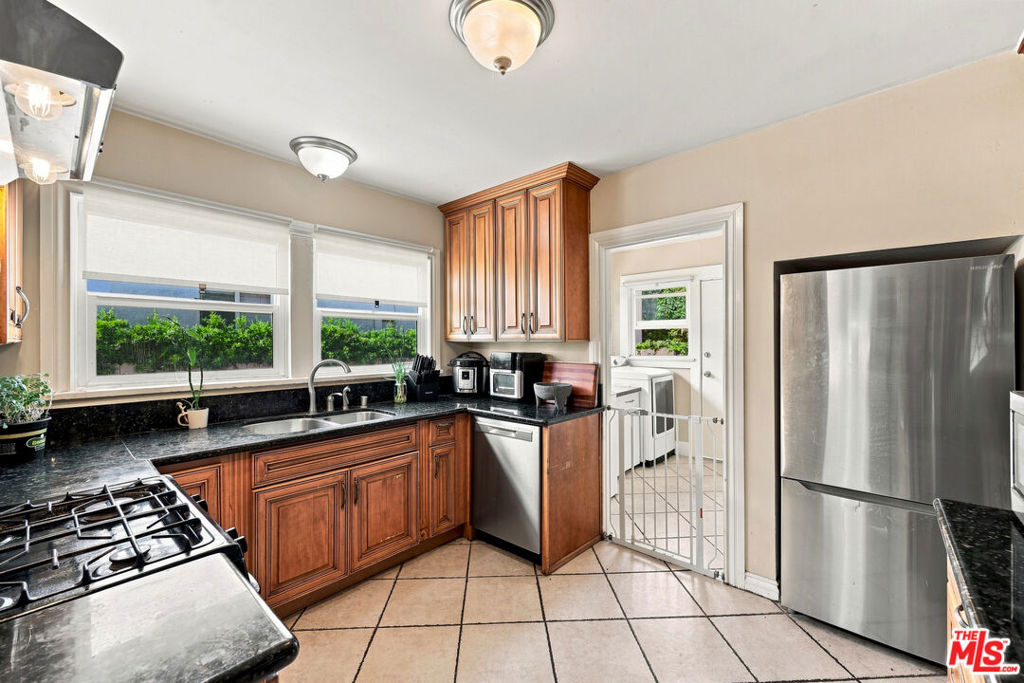3927 Arlington Avenue Property Photo 6