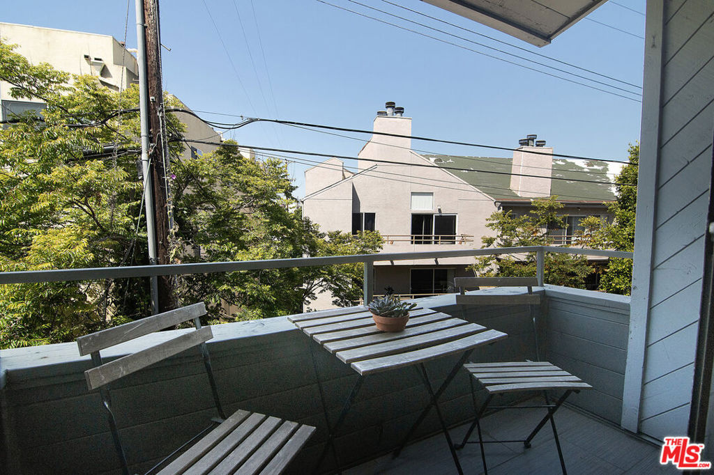 1639 Selby Avenue B Property Photo 24