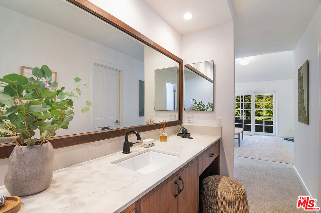 1639 Selby Avenue B Property Photo 26