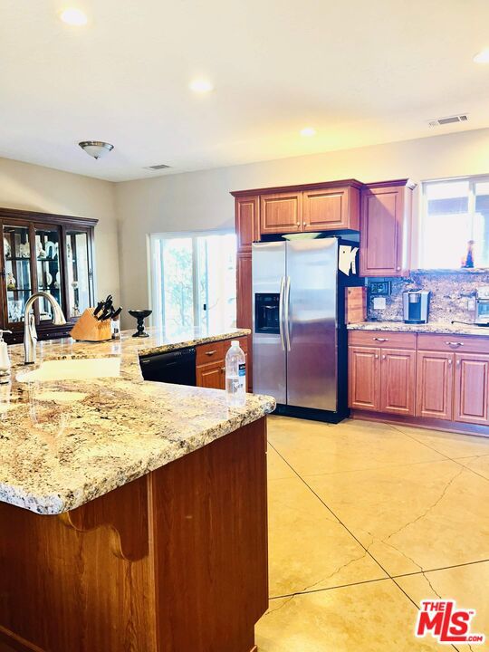 22168 Roe Way Property Photo 10