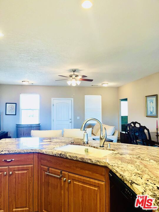 22168 Roe Way Property Photo 11