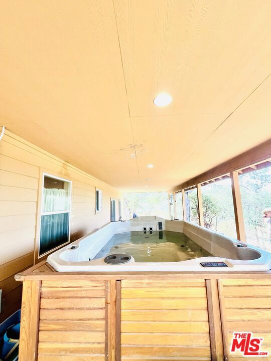 22168 Roe Way Property Photo 21