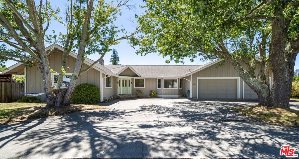 5325 Lone Pine Road Property Photo 1