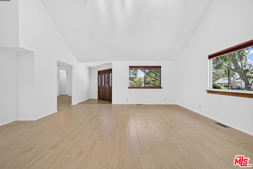 5325 Lone Pine Road Property Photo 11