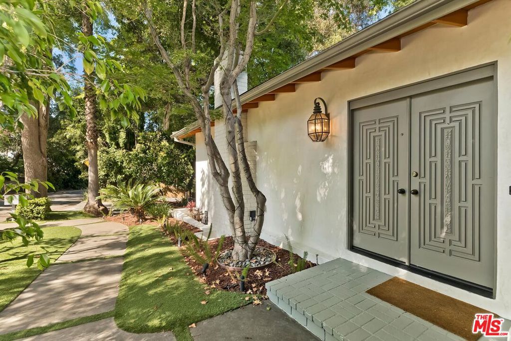 7586 Woodrow Wilson Drive Property Photo 4
