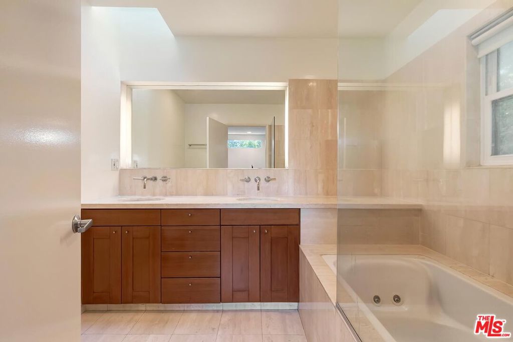 7586 Woodrow Wilson Drive Property Photo 14