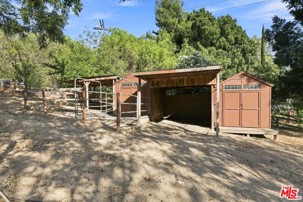 107 Alto Drive Property Photo 37