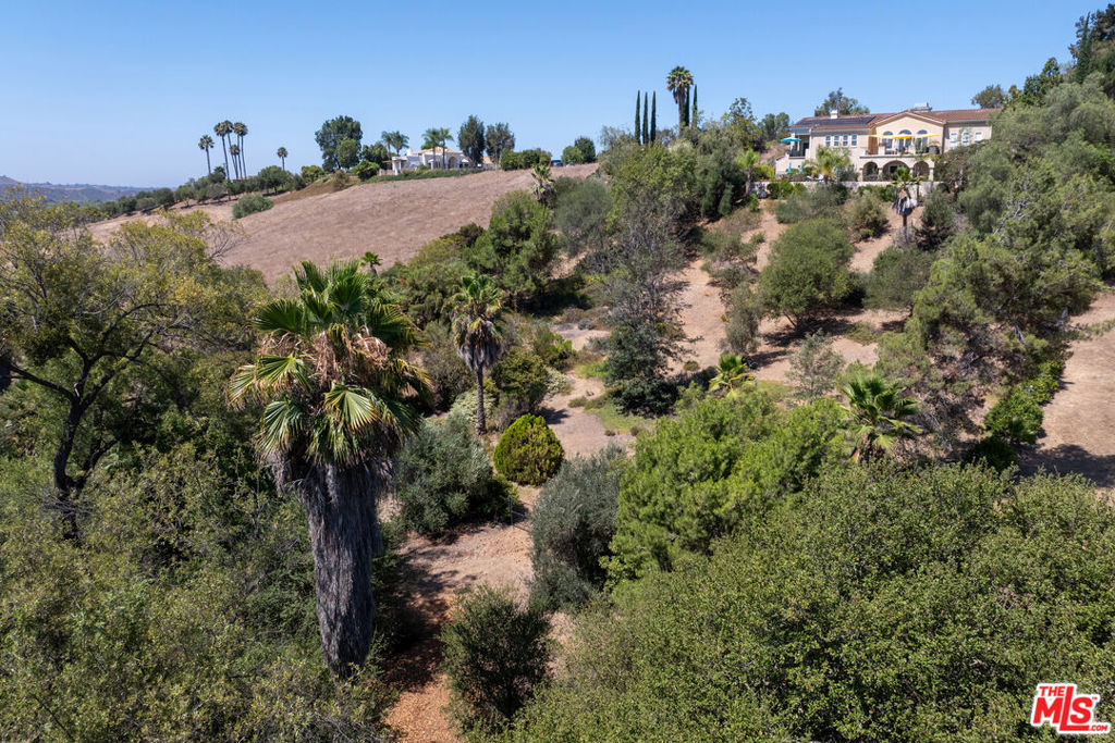 4476 Fallsbrae Road Property Photo 2