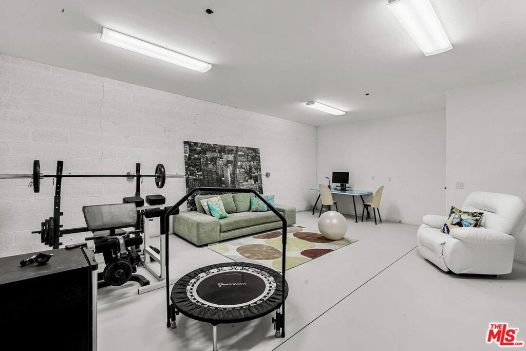 4476 Fallsbrae Road Property Photo 43