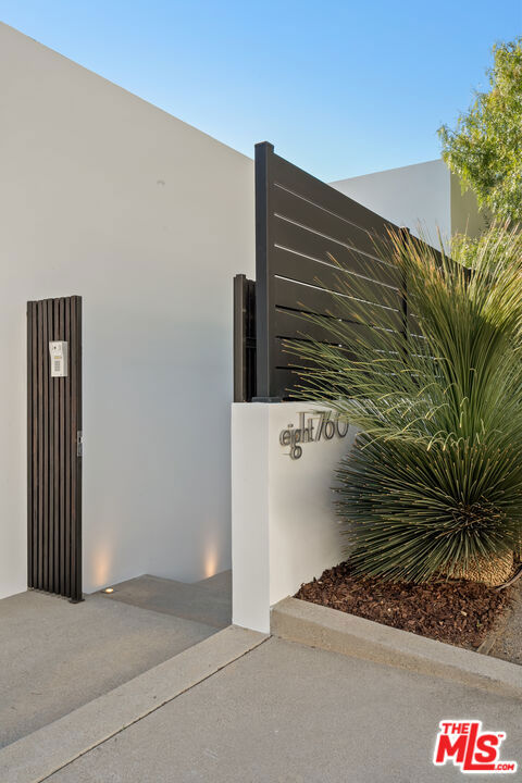 8760 Hollywood Boulevard Property Photo 2