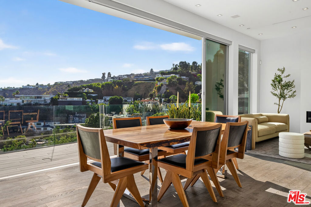 8760 Hollywood Boulevard Property Photo 12