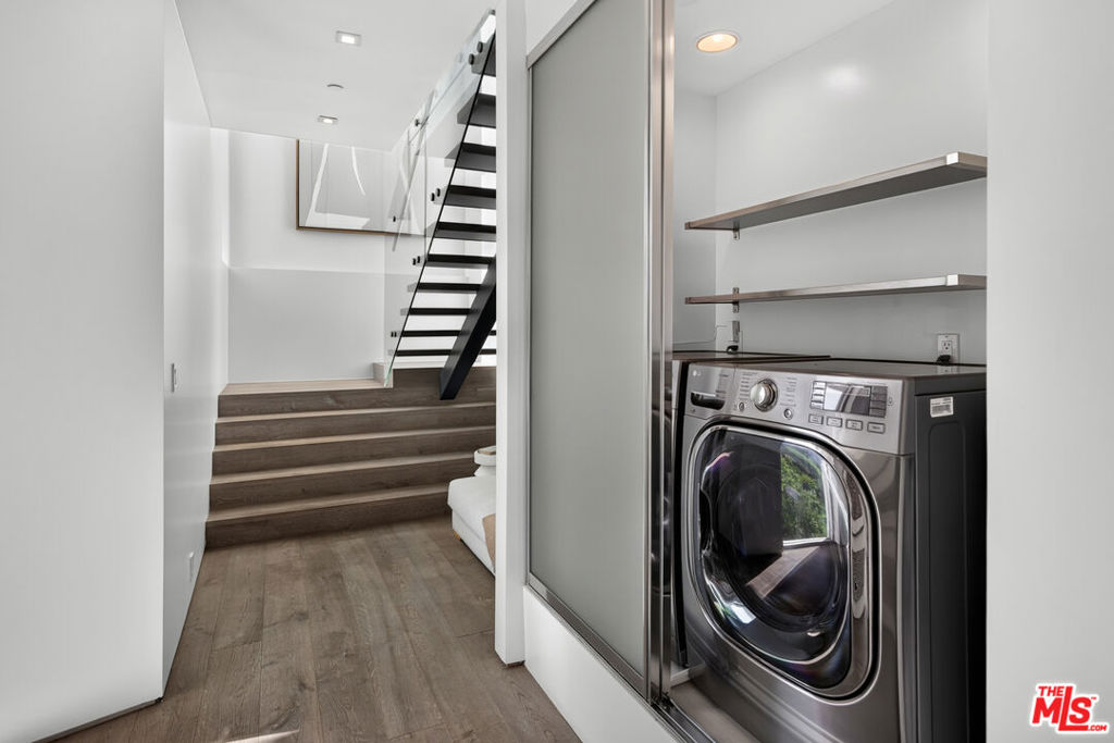 8760 Hollywood Boulevard Property Photo 19