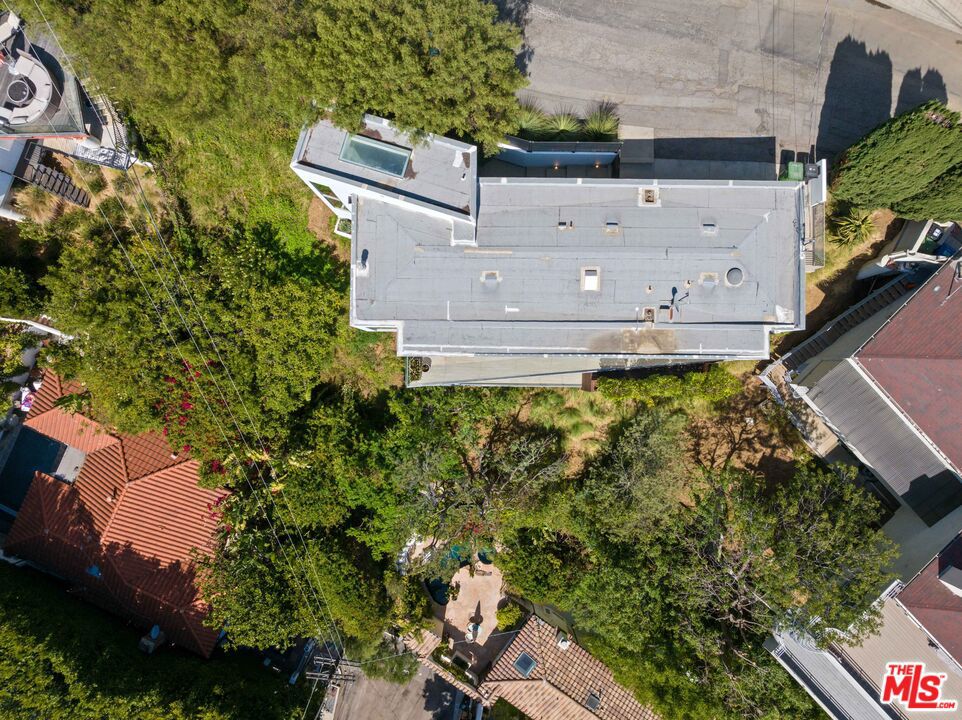 8760 Hollywood Boulevard Property Photo 42