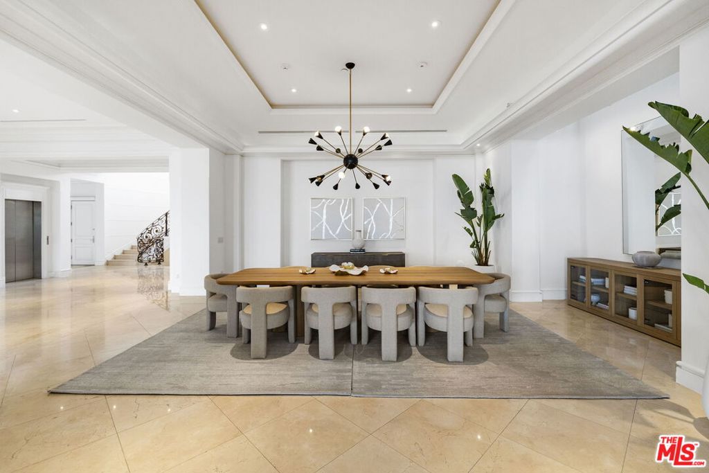 360 Trousdale Place Property Photo 10