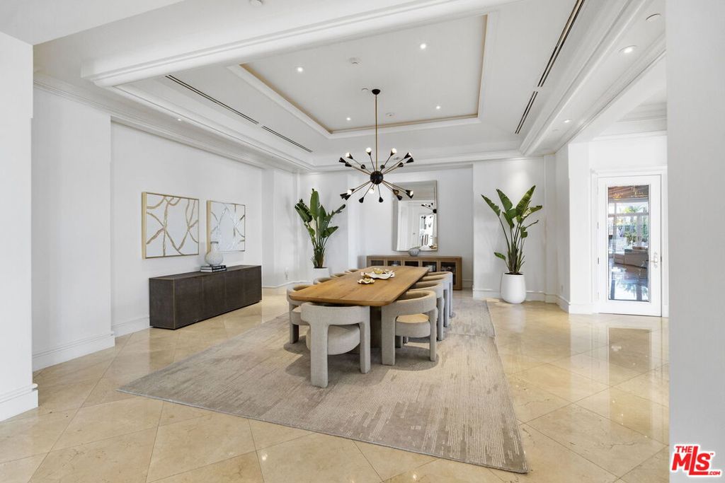 360 Trousdale Place Property Photo 11
