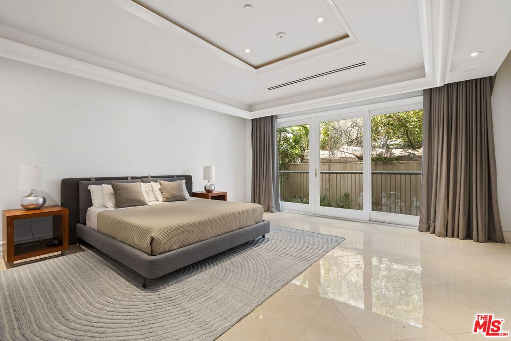 360 Trousdale Place Property Photo 12