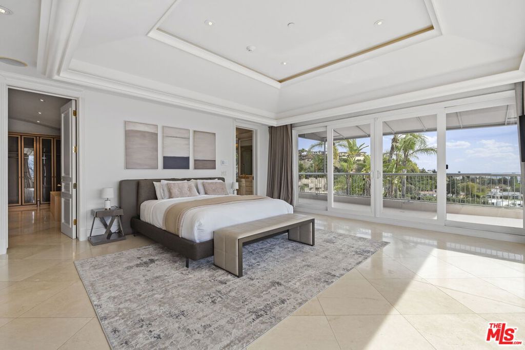 360 Trousdale Place Property Photo 14