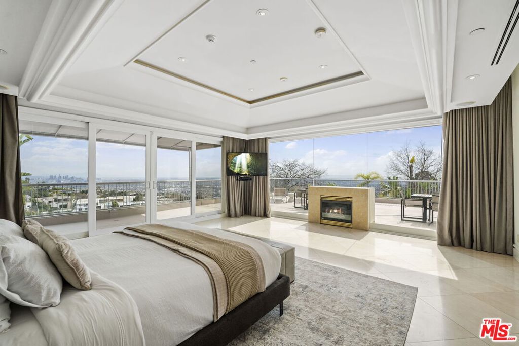 360 Trousdale Place Property Photo 15