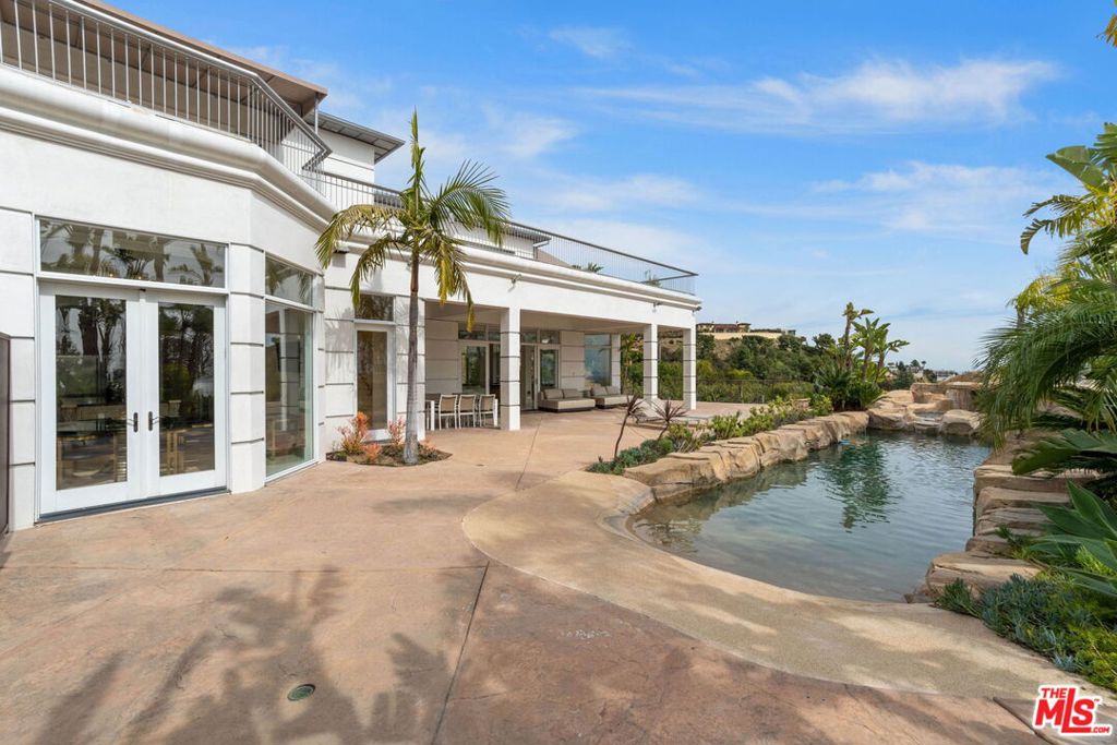 360 Trousdale Place Property Photo 19