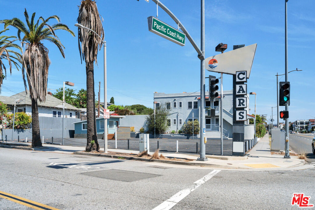 339 S Pacific Coast Highway Property Photo 15