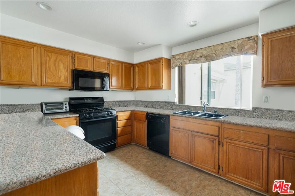7307 Hannum Avenue Property Photo 10