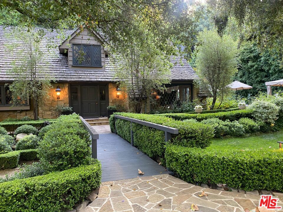 575 N Beverly Glen Boulevard Property Photo 1